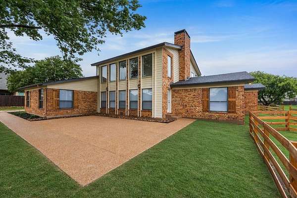 4.77 Acres of Land with Home for Sale in Grand Prairie, Texas