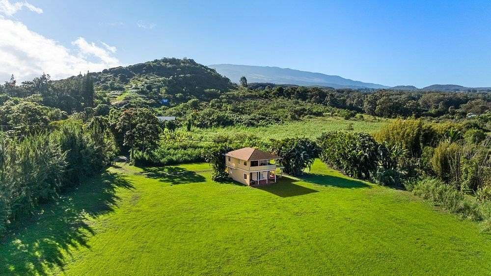 27.8 Acres of Agricultural Land with Home for Sale in Haʻikū, Hawaii