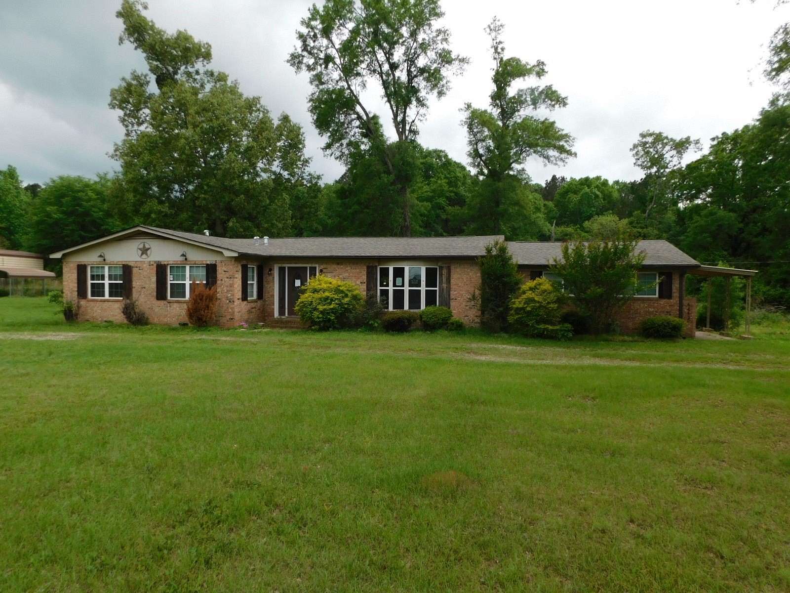 6.29 Acres of Land with Home for Sale in Texarkana, Arkansas