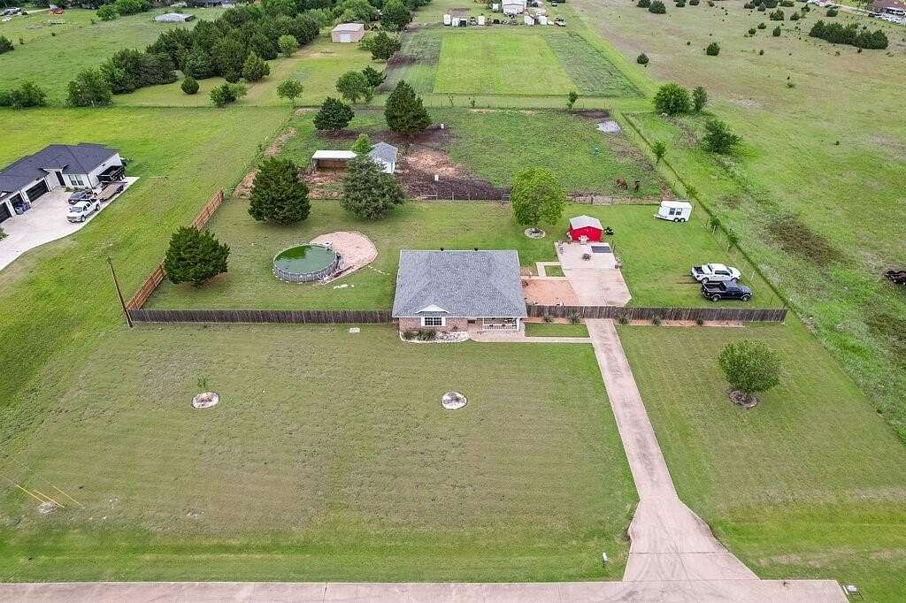 2 Acres of Land with Home for Sale in Red Oak, Texas