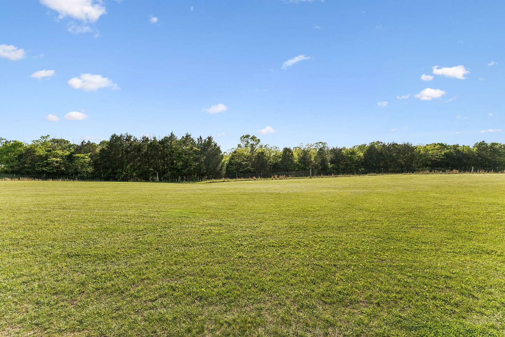 5 Acres of Land with Home for Sale in Columbia, Tennessee