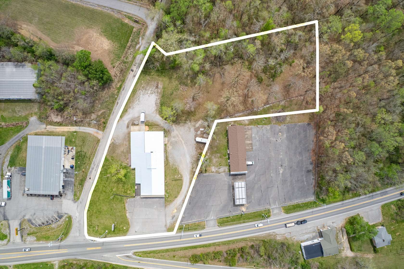 2 Acres of Improved Mixed-Use Land for Sale in Lyles, Tennessee