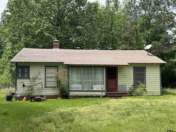 2.5 Acres of Land with Home for Sale in Tyler, Texas