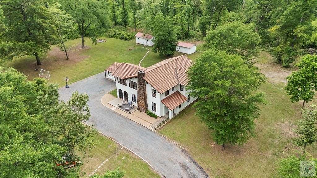 4 Acres of Land with Home for Sale in Texarkana, Texas