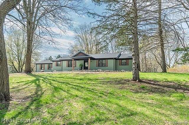 2 Acres of Land with Home for Sale in Oakland Charter Township, Michigan