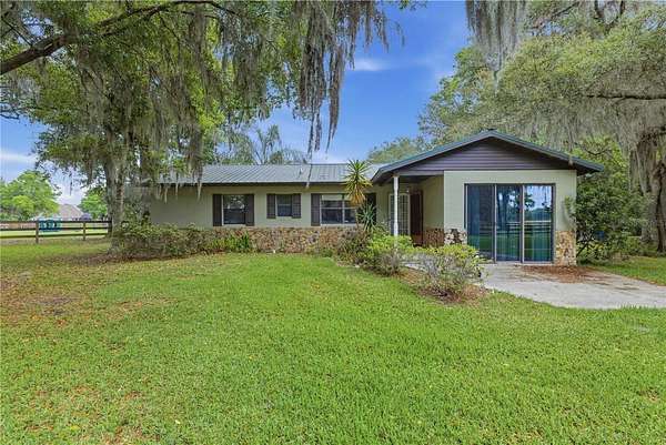 9 Acres of Land with Home for Lease in Ocala, Florida