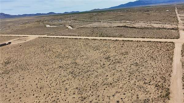 1.33 Acres of Commercial Land for Sale in Kingman, Arizona