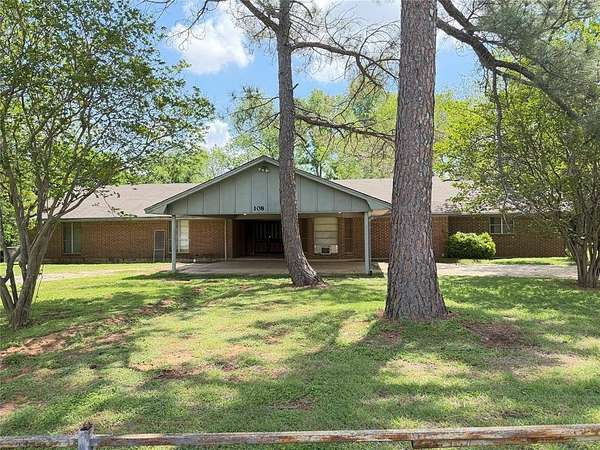 1.6 Acres of Land with Home for Sale in Robinson, Texas