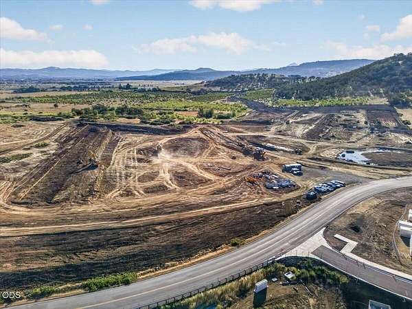 12.7 Acres of Commercial Land for Sale in Medford, Oregon
