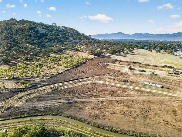 13.5 Acres of Mixed-Use Land for Sale in Medford, Oregon