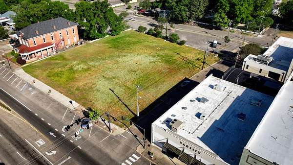 1 Acre of Mixed-Use Land for Sale in Columbus, Mississippi