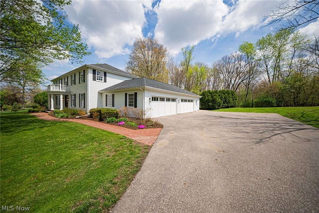 1.8 Acres of Land with Home for Sale in Moreland Hills, Ohio