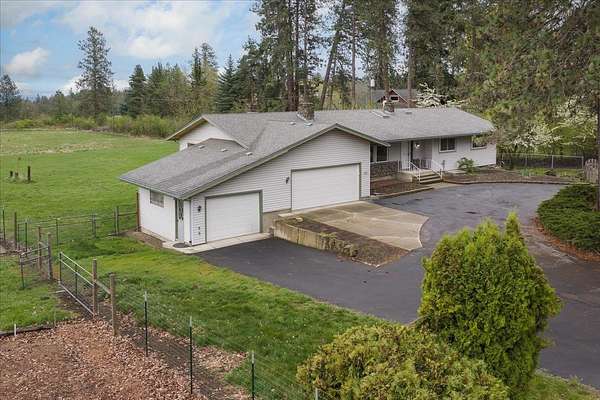 3.16 Acres of Land with Home for Sale in Spokane, Washington