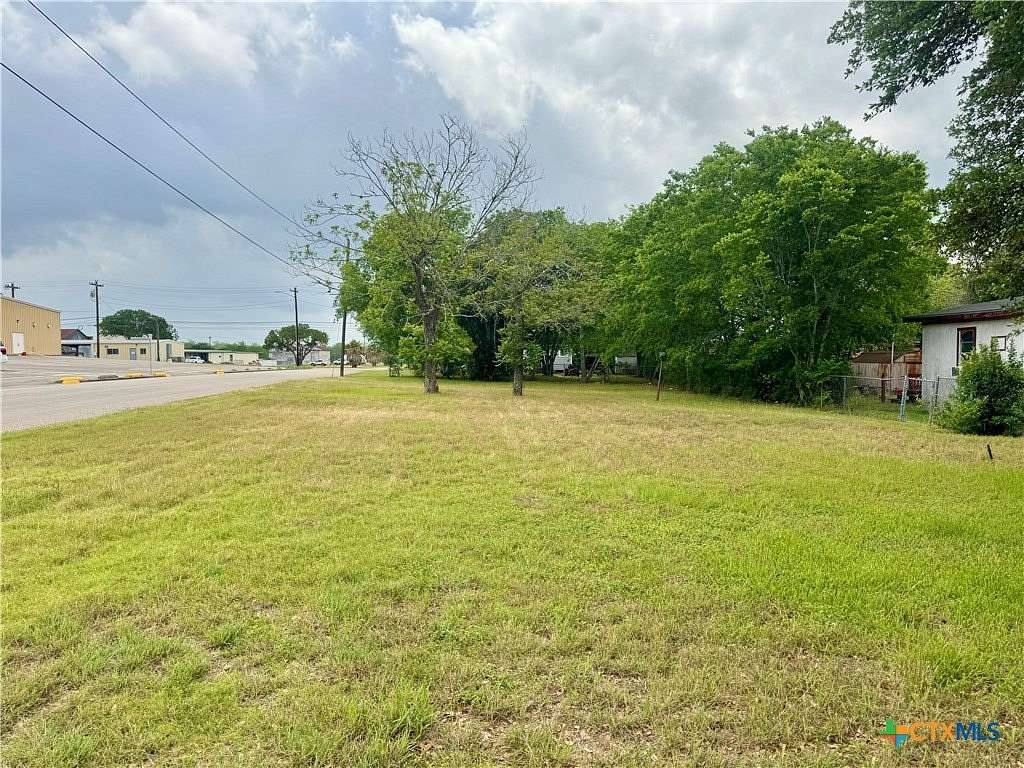 0.17 Acres of Mixed-Use Land for Sale in Yoakum, Texas