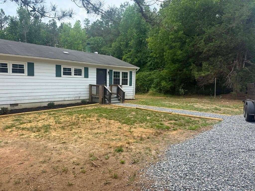 6.8 Acres of Land with Home for Sale in Kenbridge, Virginia