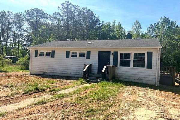 6.8 Acres of Land with Home for Sale in Kenbridge, Virginia