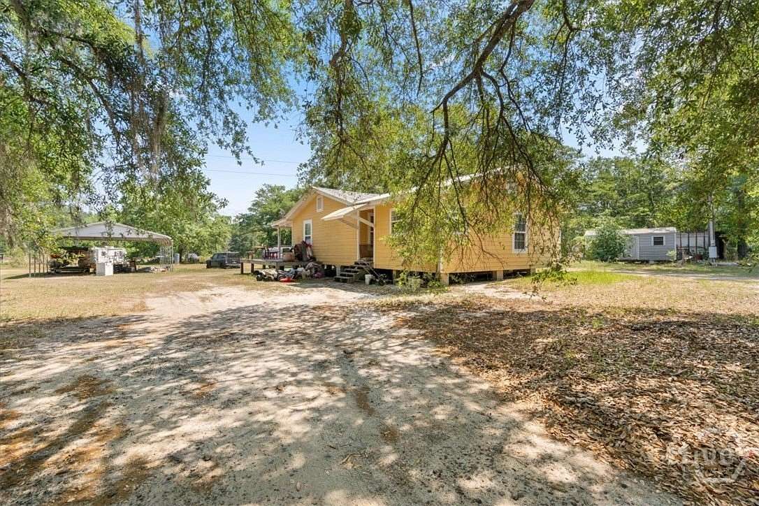 15.4 Acres of Land with Home for Sale in Pembroke, Georgia