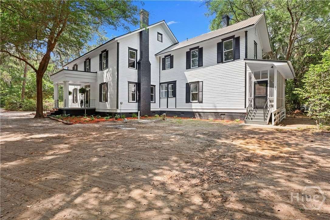1.6 Acres of Land with Home for Sale in Allenhurst, Georgia