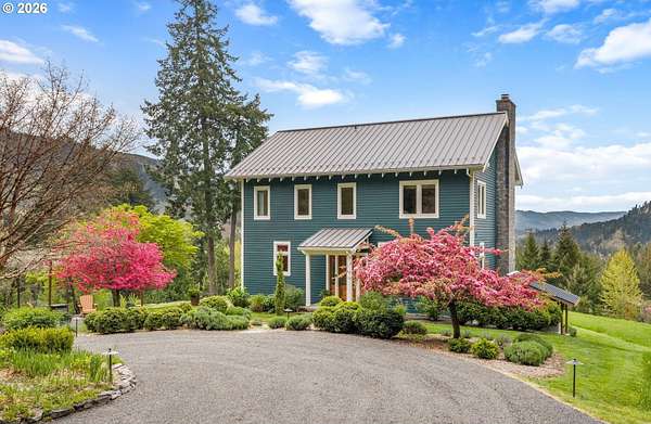 5 Acres of Land with Home for Sale in White Salmon, Washington