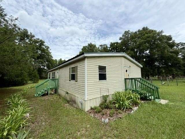 19.5 Acres of Land with Home for Sale in Bell, Florida