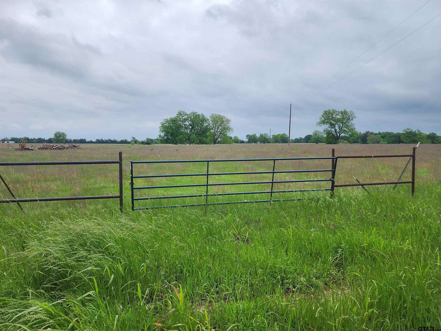 5 Acres of Residential Land for Sale in Paris, Texas