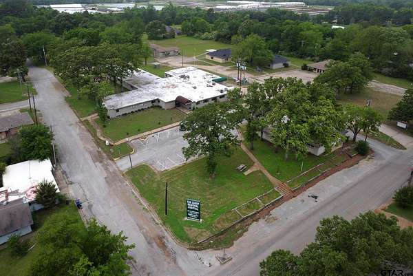 5.66 Acres of Improved Commercial Land for Sale in Grand Saline, Texas