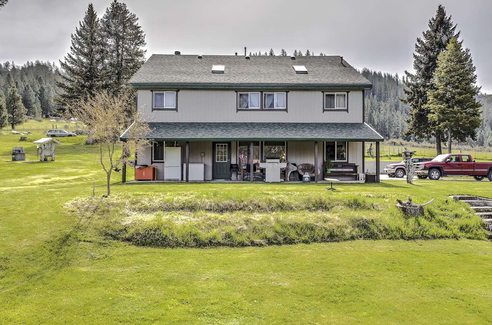 10.6 Acres of Land with Home for Sale in Fruitland, Washington