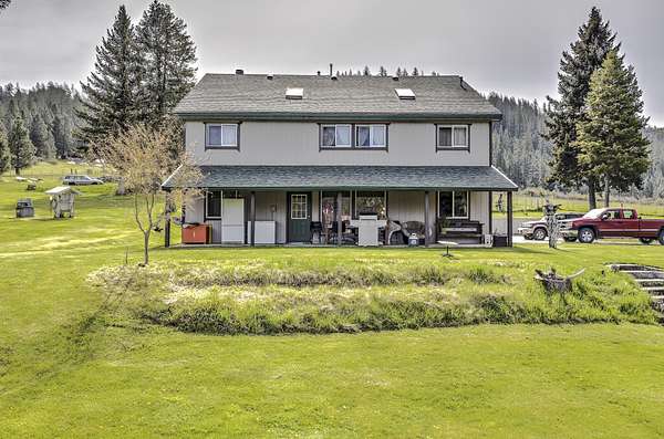 10.6 Acres of Land with Home for Sale in Fruitland, Washington