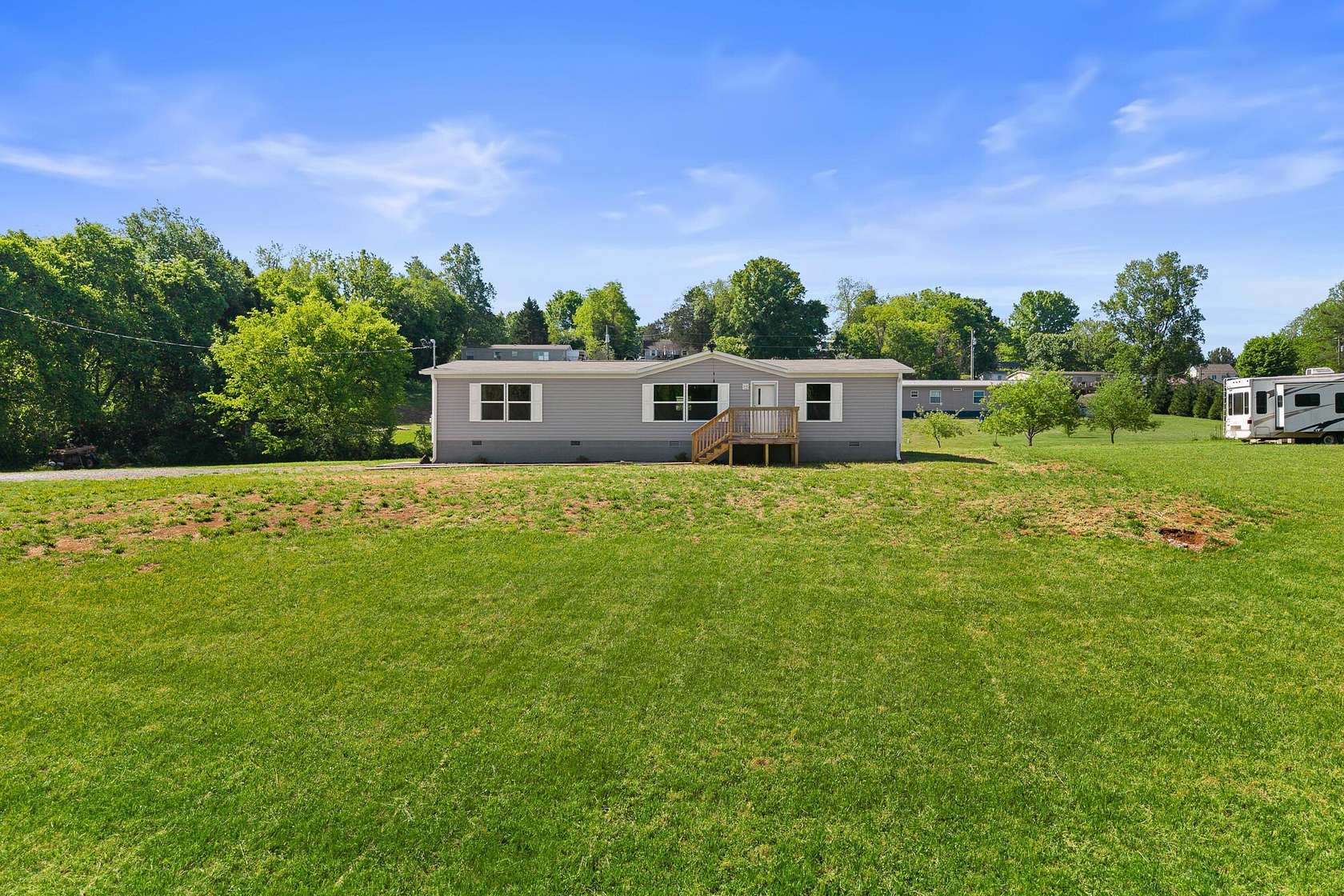 3.1 Acres of Land with Home for Sale in Sweetwater, Tennessee