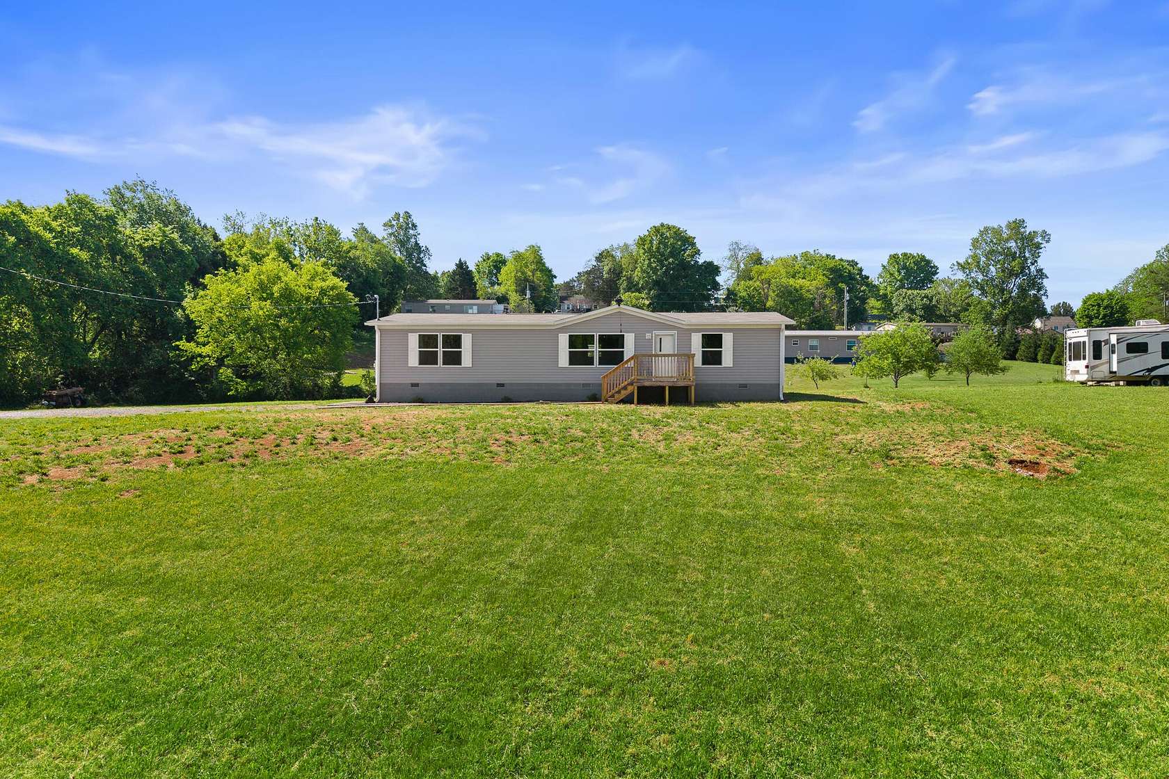 3.1 Acres of Land with Home for Sale in Sweetwater, Tennessee