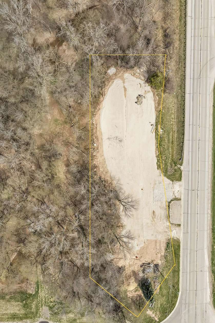 0.97 Acres of Commercial Land for Sale in De Pere, Wisconsin