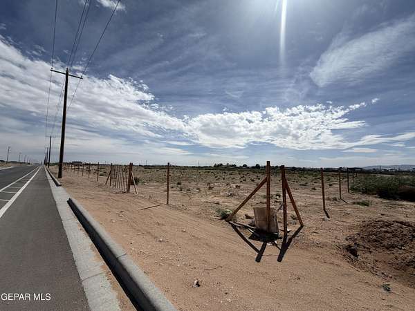 2 Acres of Land for Lease in El Paso, Texas