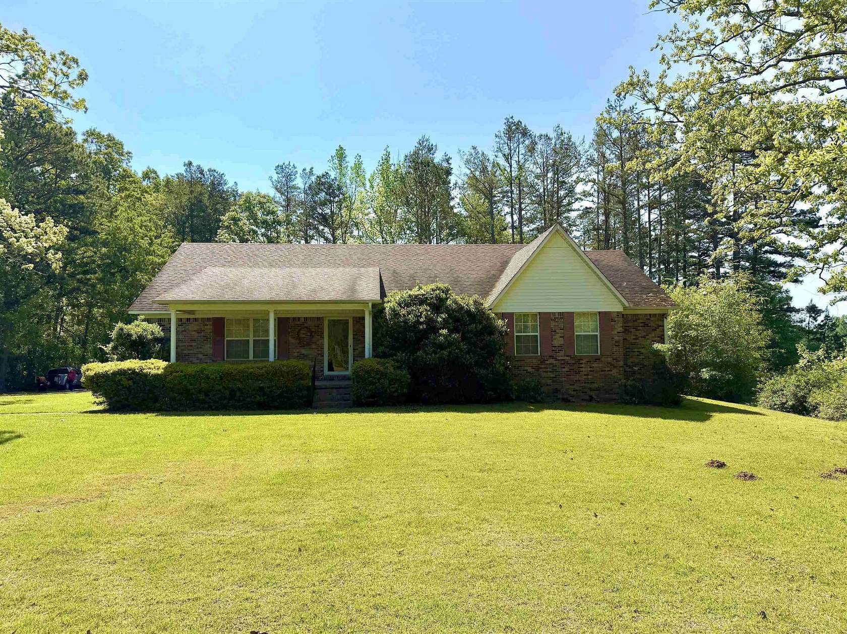 20 Acres of Land with Home for Sale in Middleton, Tennessee