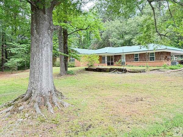1.88 Acres of Land with Home for Sale in Texarkana, Arkansas