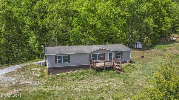 9.4 Acres of Land with Home for Sale in Clinton, Tennessee