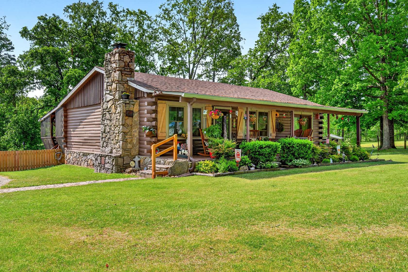 12 Acres of Recreational Land with Home for Sale in Hohenwald, Tennessee