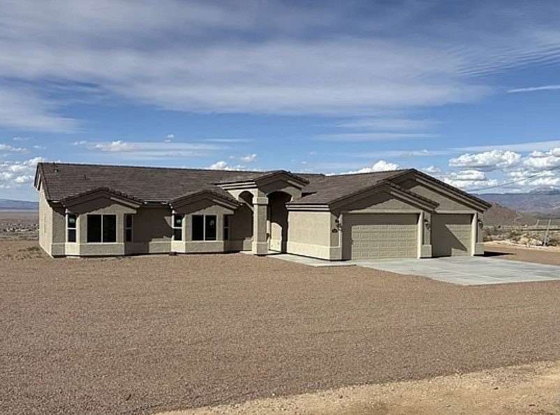5.74 Acres of Land with Home for Sale in Kingman, Arizona