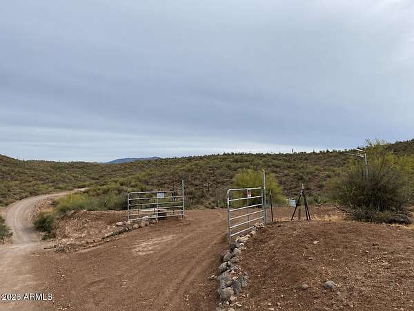 4.33 Acres of Land for Sale in Morristown, Arizona