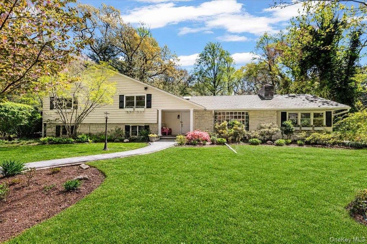 2 Acres of Land with Home for Sale in Locust Valley, New York