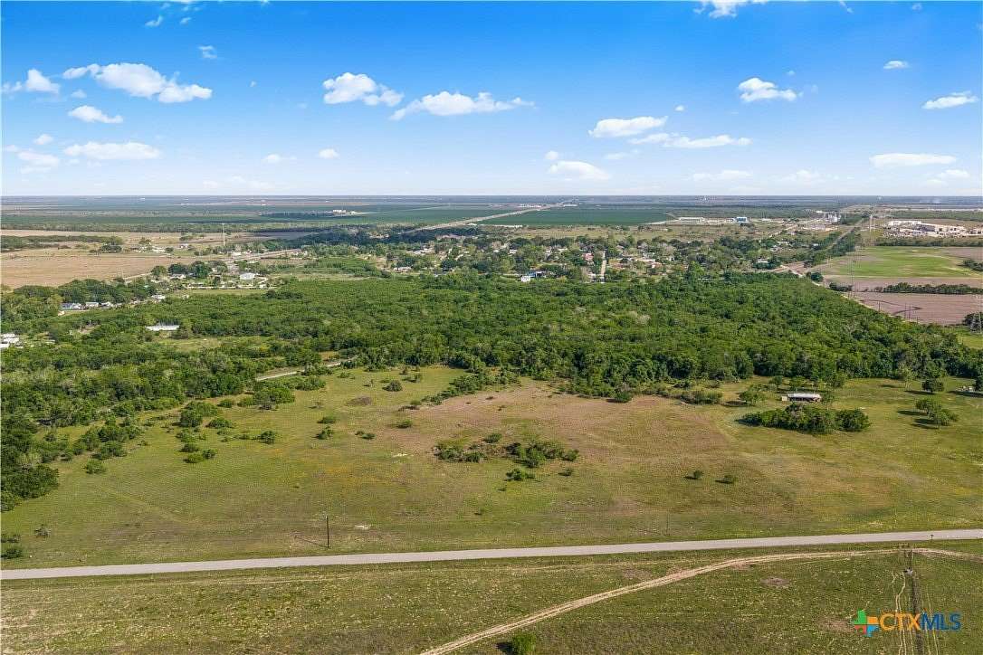 21 Acres of Land for Sale in Victoria, Texas