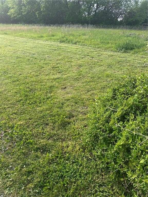 10 Acres of Land for Sale in Pomona, Kansas