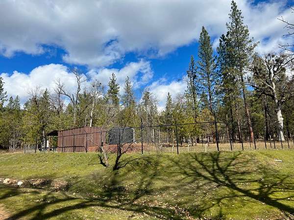 6 Acres of Land for Sale in Seiad Valley, California
