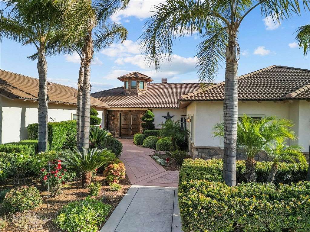2.45 Acres of Land with Home for Sale in Temecula, California