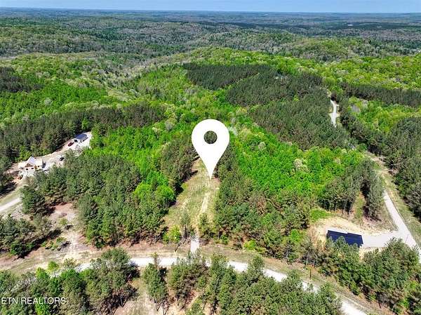 8.79 Acres of Residential Land for Sale in Sunbright, Tennessee