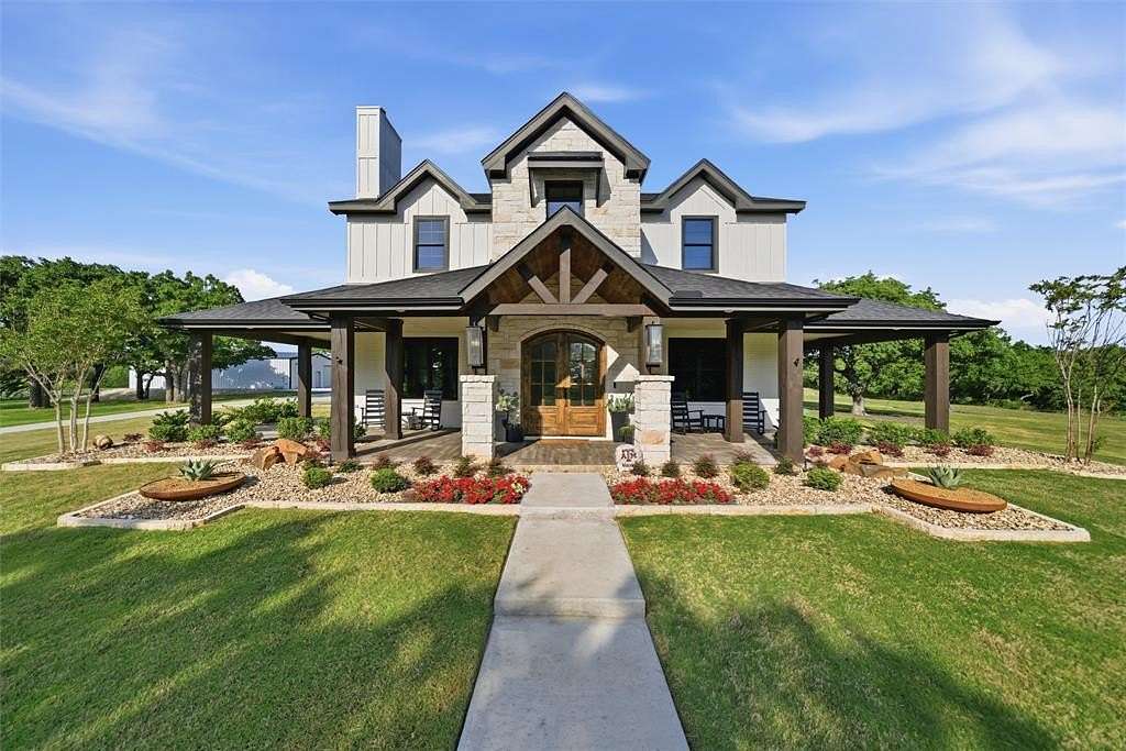 19.7 Acres of Land with Home for Sale in Weatherford, Texas