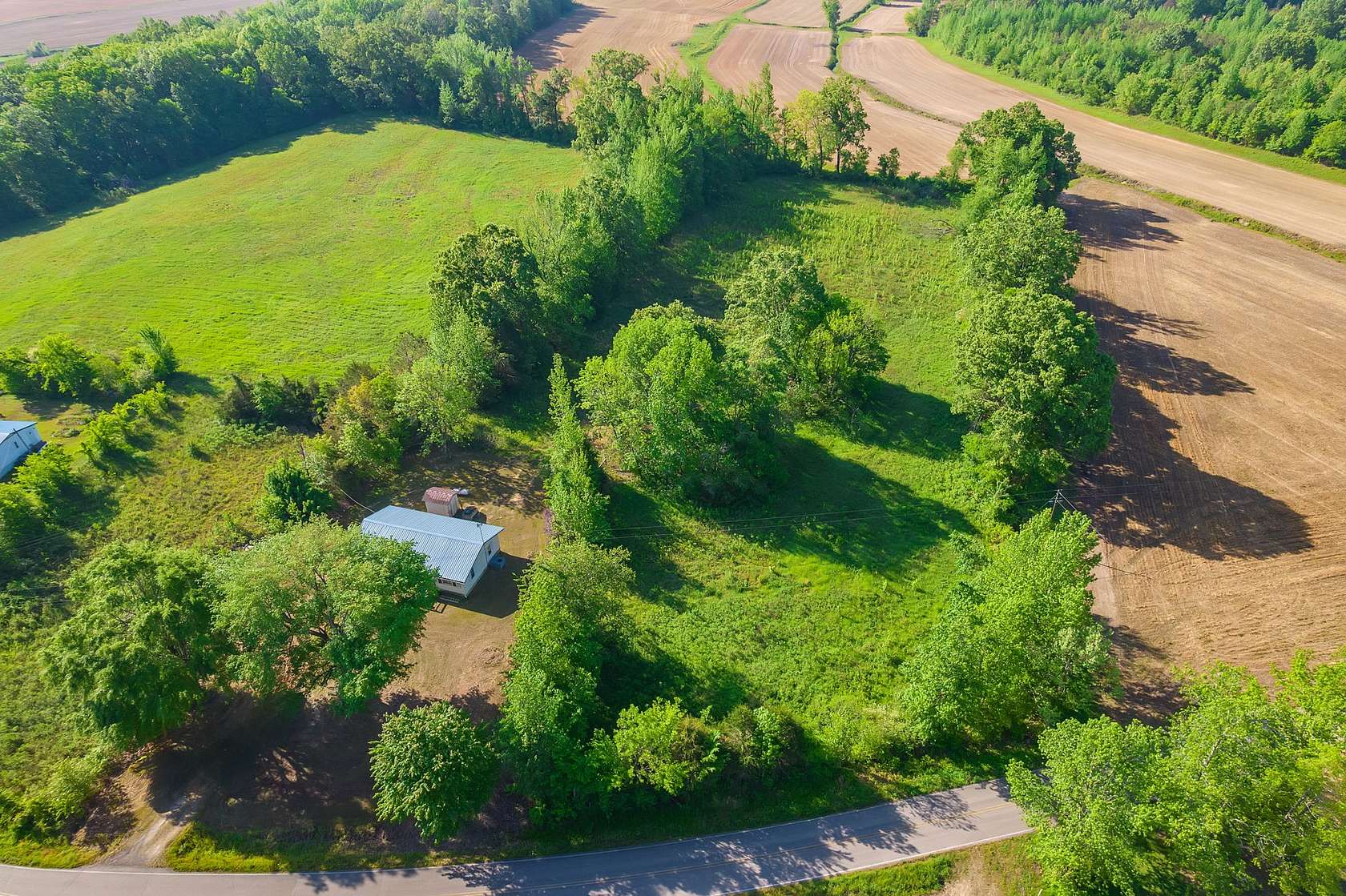 4.1 Acres of Land with Home for Sale in Sardis, Tennessee