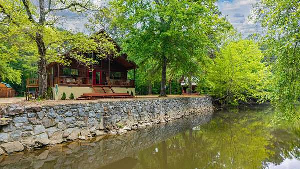 22.3 Acres of Recreational Land with Home for Sale in Pearcy, Arkansas