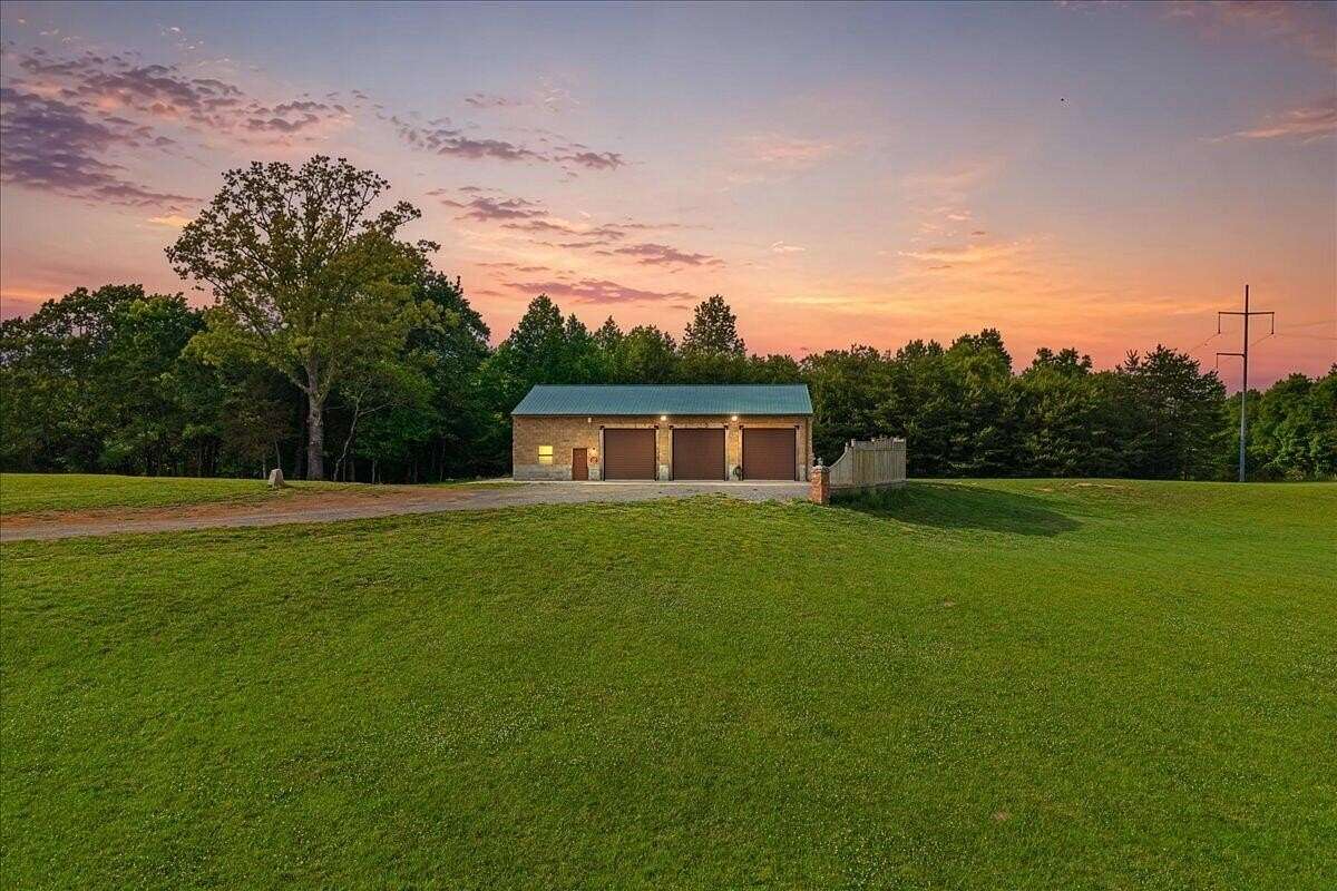 9.52 Acres of Land with Home for Sale in Athens, Tennessee