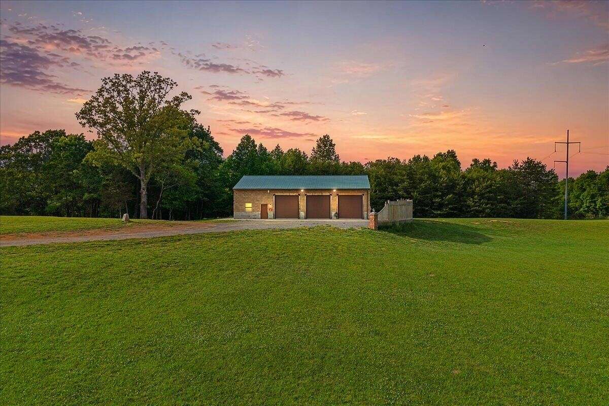 9.52 Acres of Land with Home for Sale in Athens, Tennessee