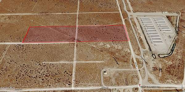 10 Acres of Land for Sale in Rosamond, California